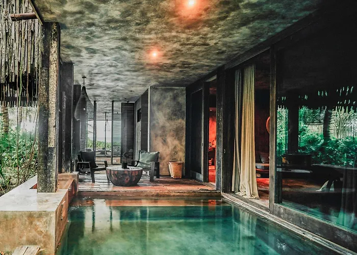 Nomade Temple Hotel