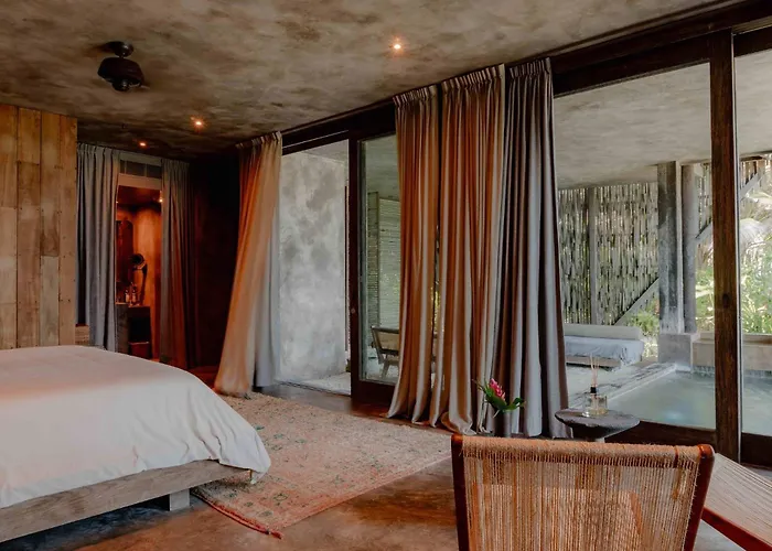 Nomade Temple Hotel 4*